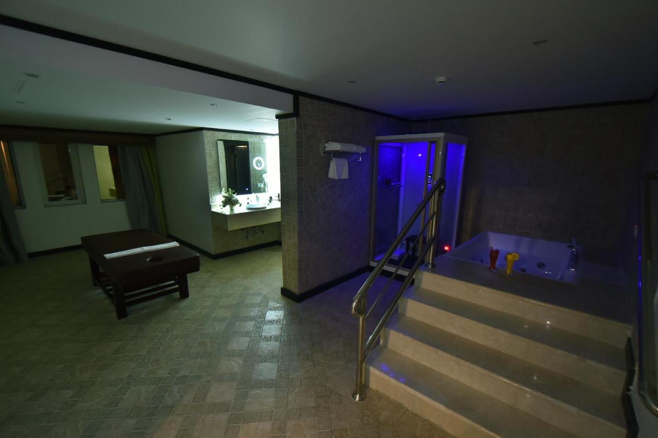 The District Hotel Najran Exterior foto